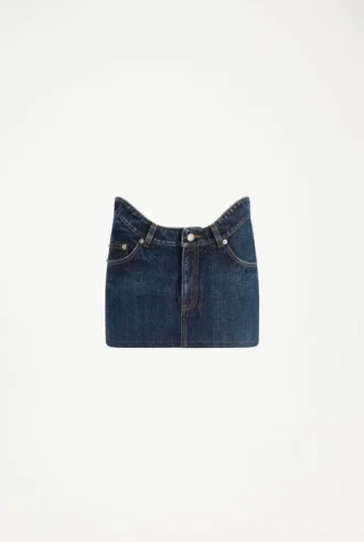 Den kurviga minikjolen i denim