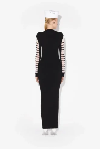 Den långa marinblå klänningen i två material Den långa marinblå klänningen i två material