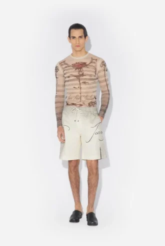 Shorts med flera tatueringsmotiv